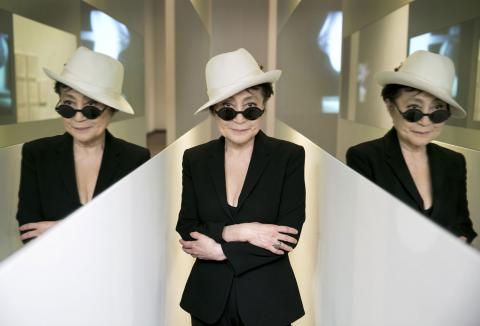 Portrait d'artiste Yoko Ono