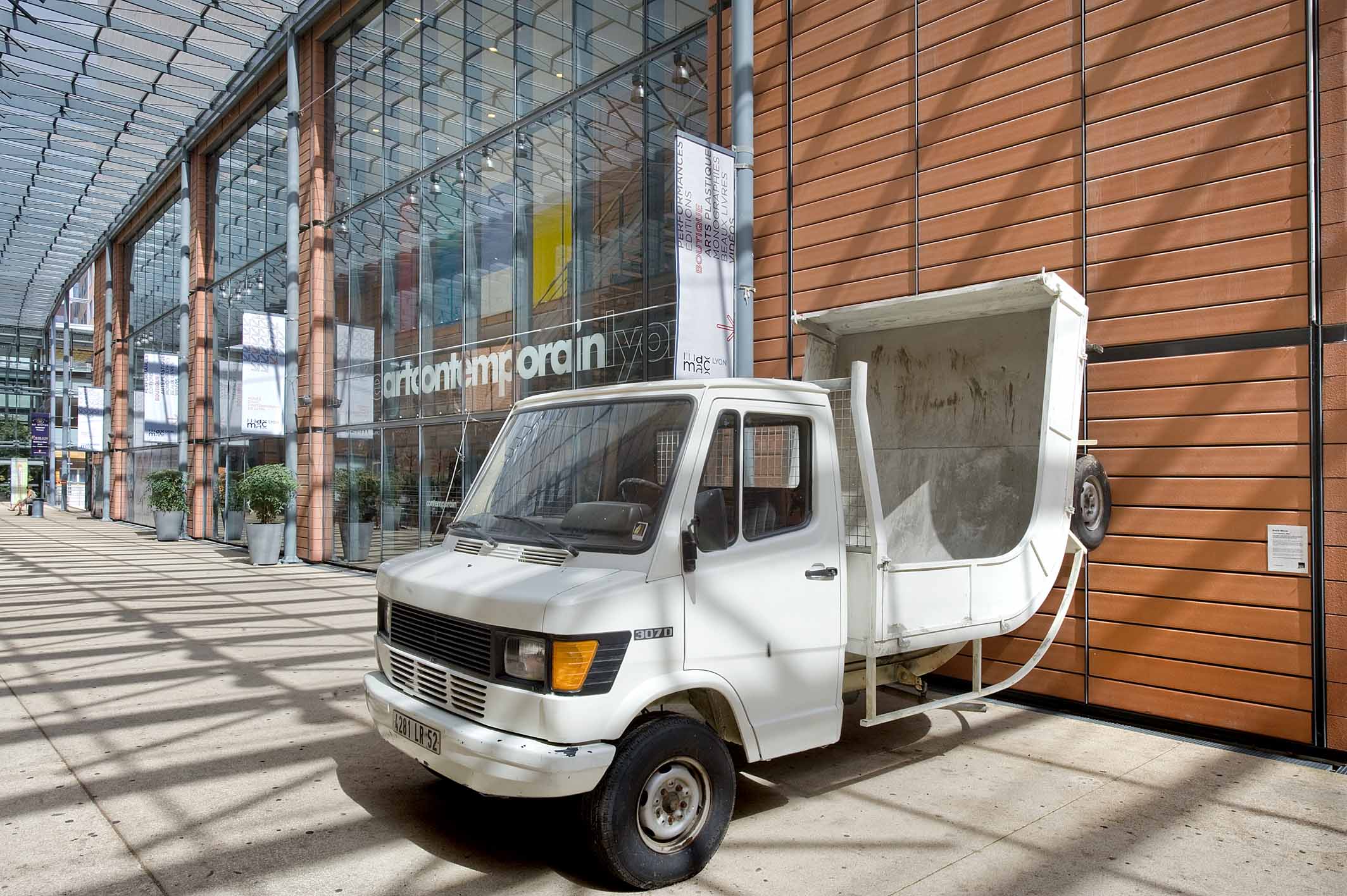 Erwin Wurm, Truck, 2007. Collection macLYON